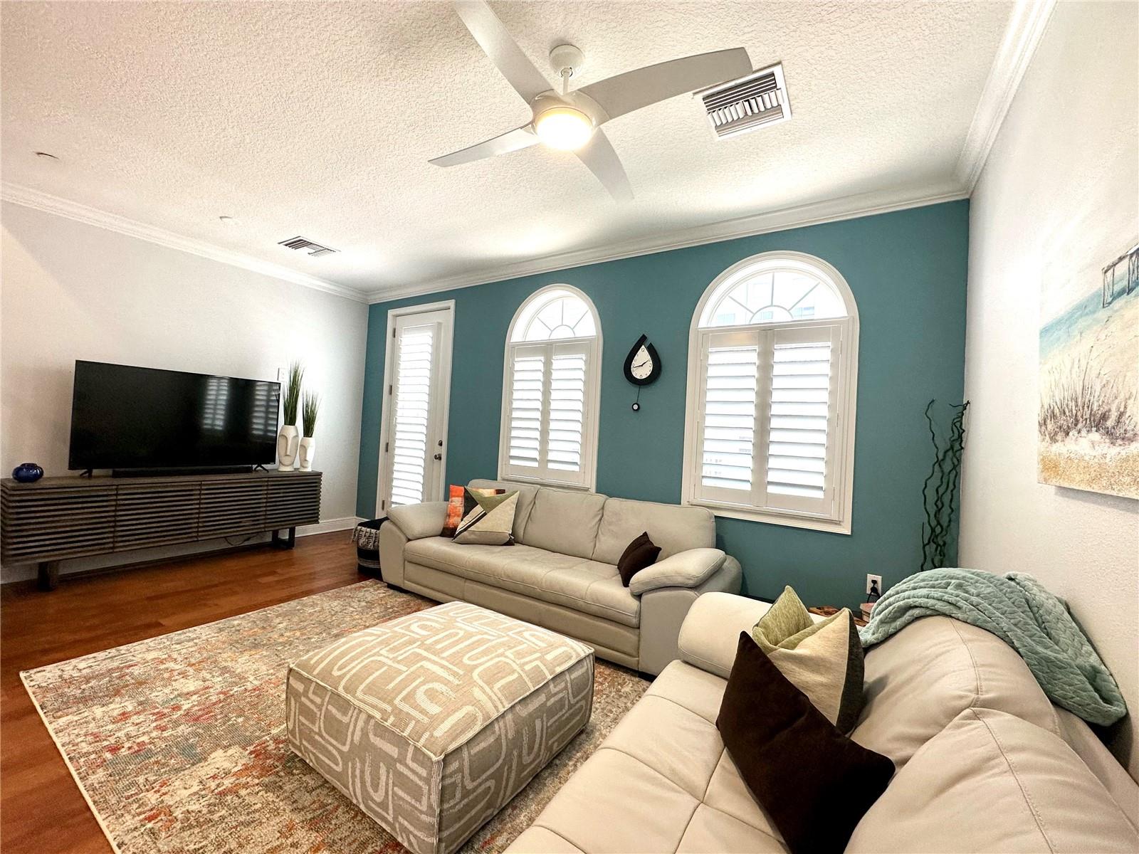 REGENT LANE - Residential