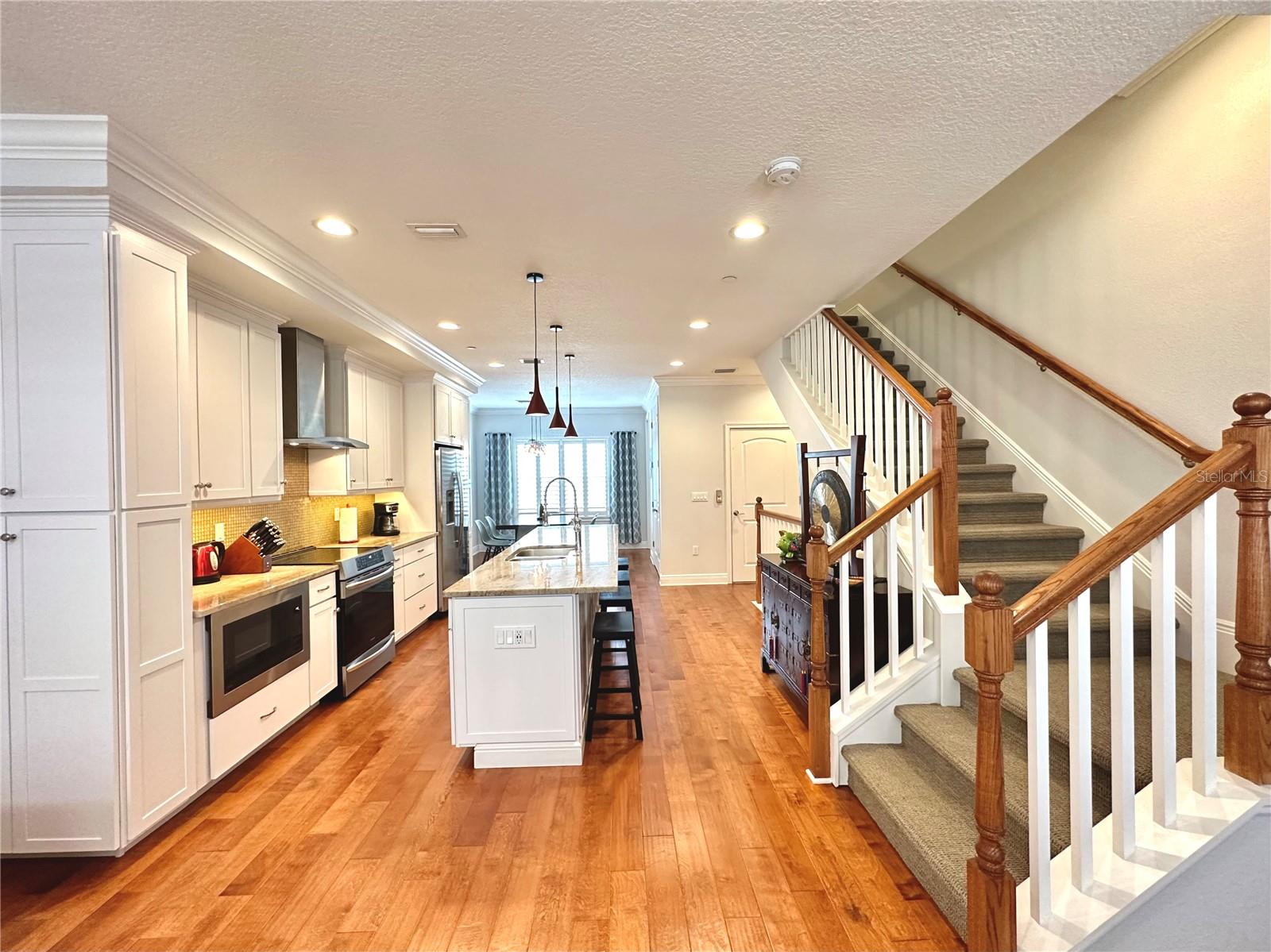 REGENT LANE - Residential