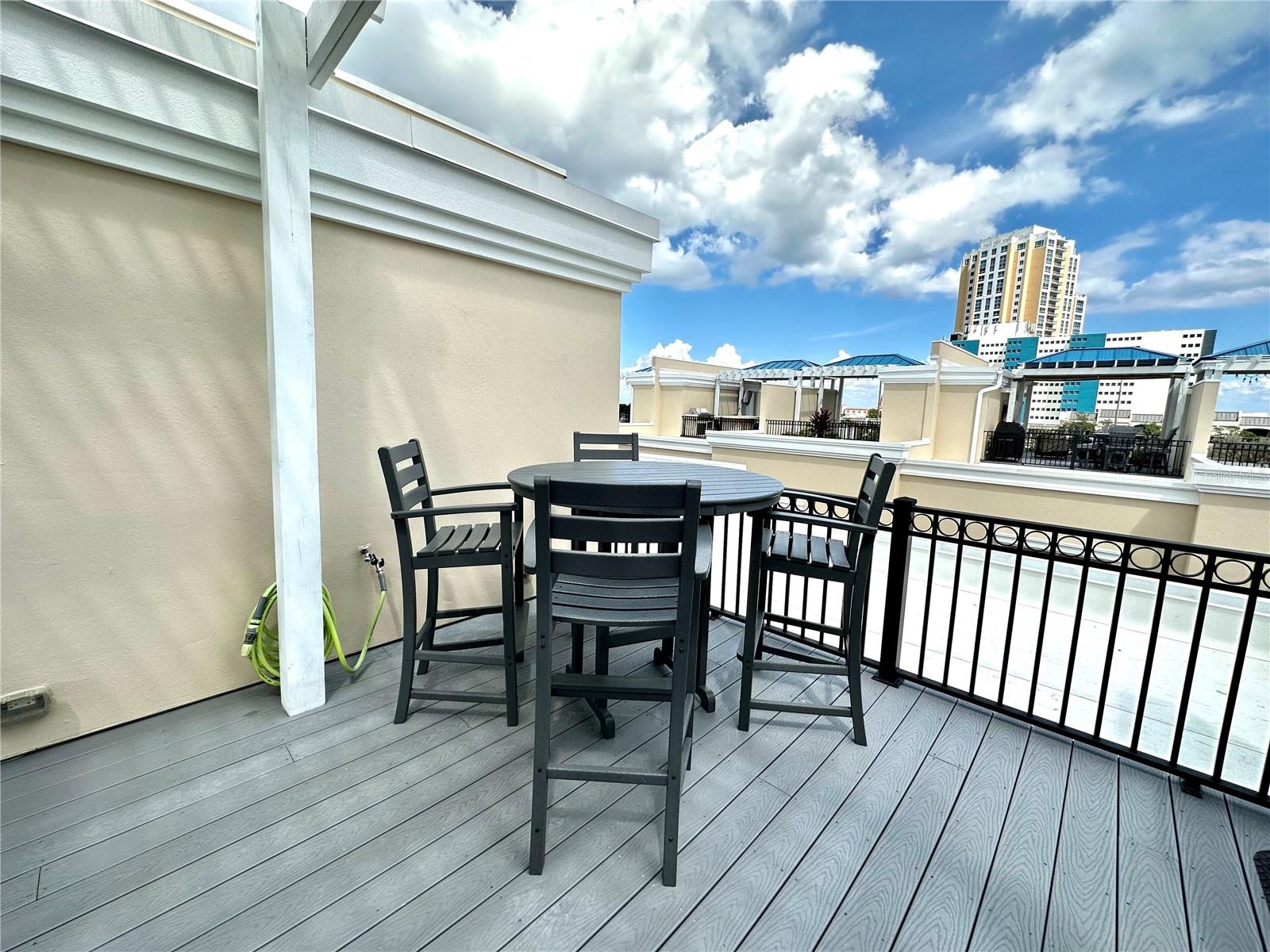 REGENT LANE - Residential