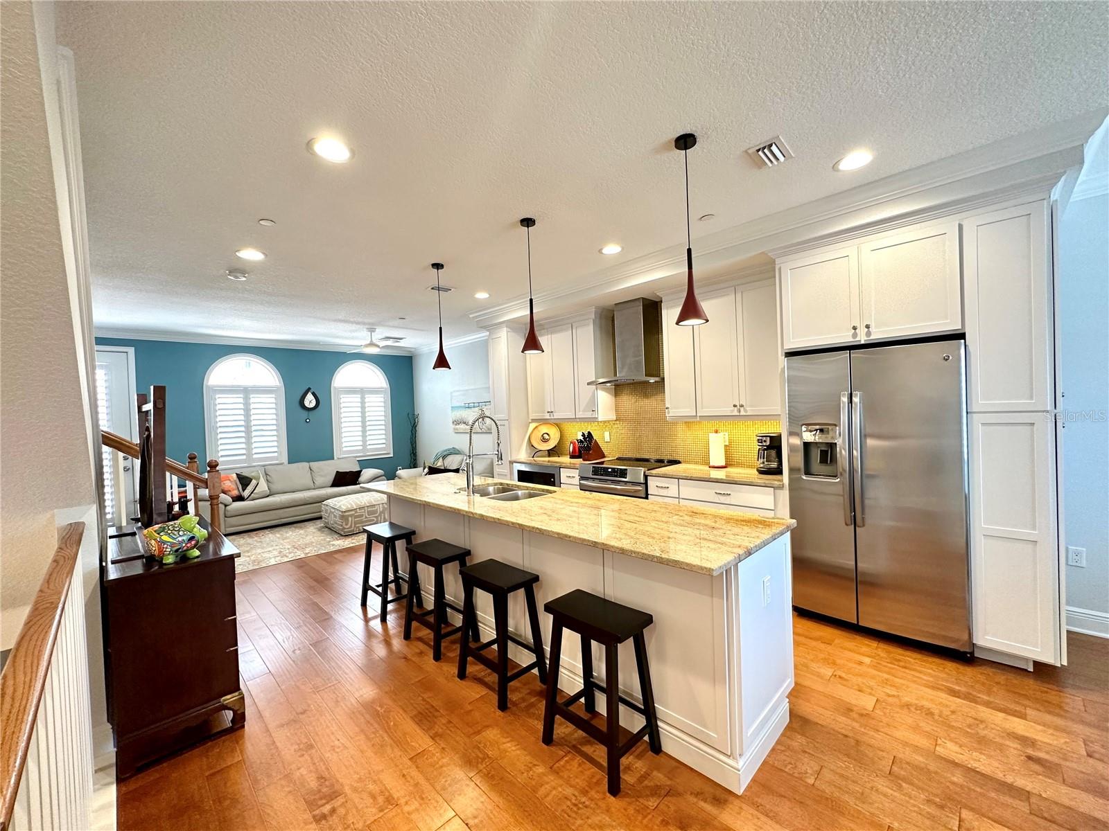 REGENT LANE - Residential