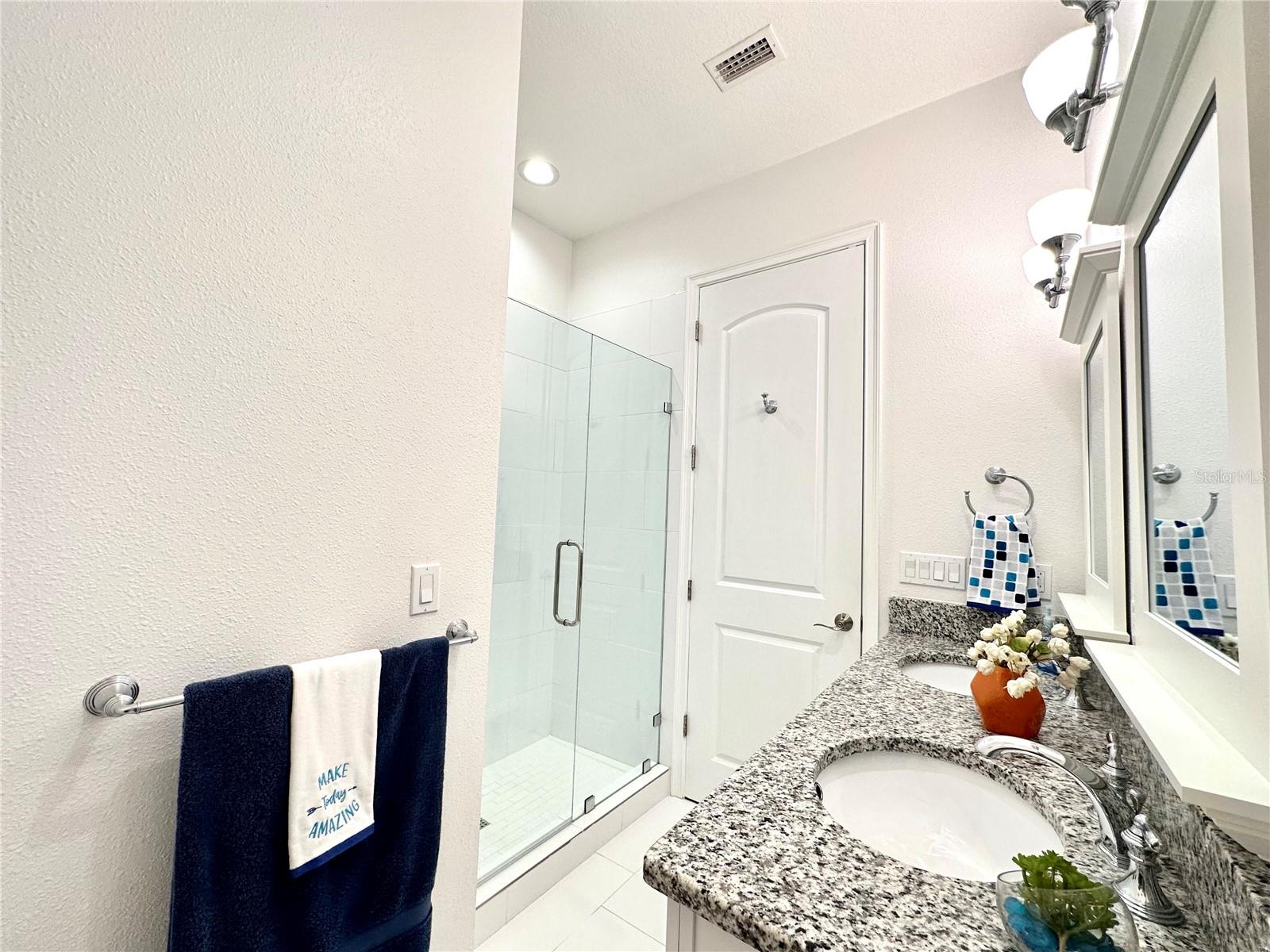 REGENT LANE - Residential