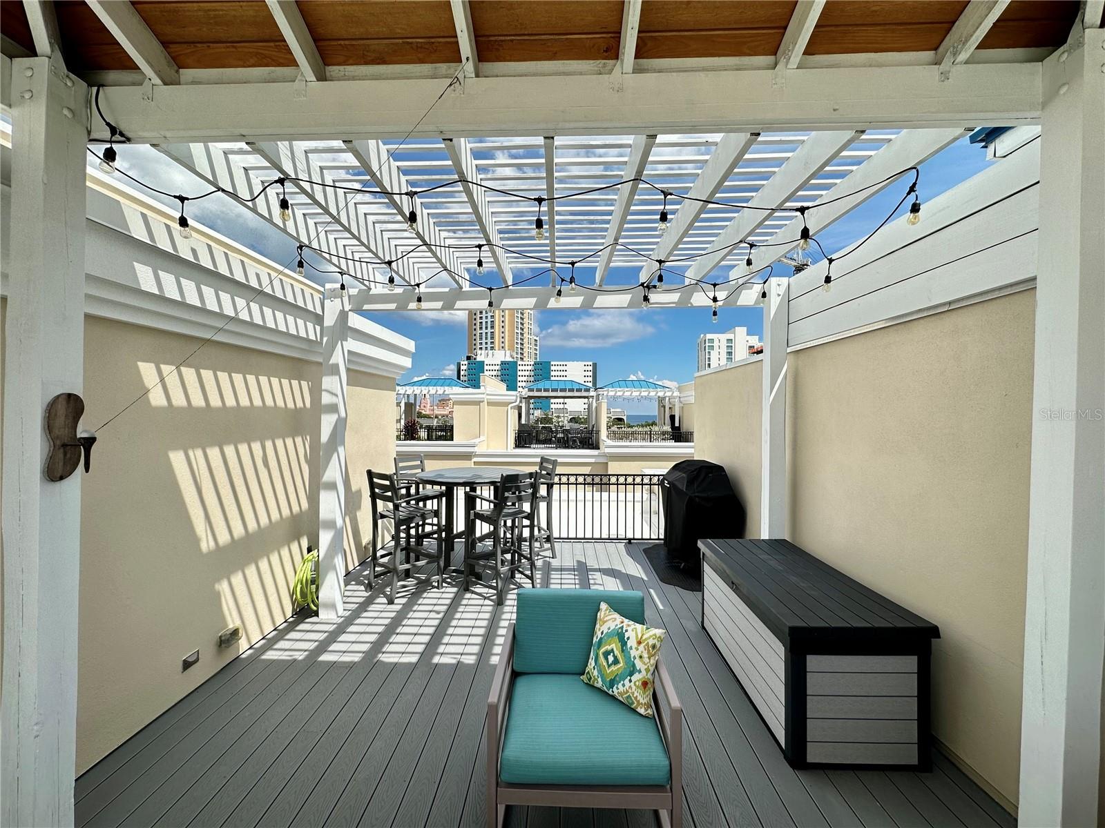 REGENT LANE - Residential