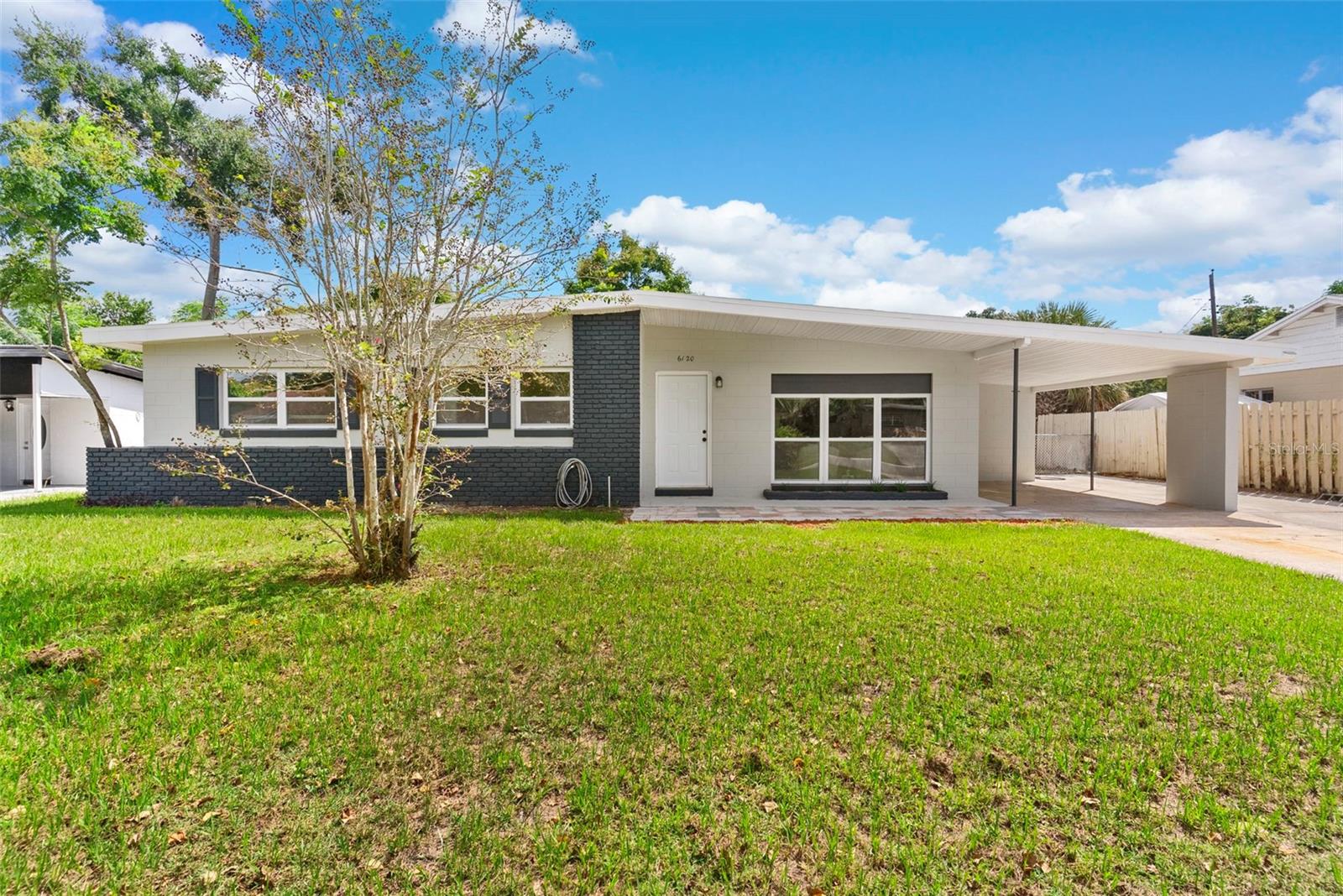 Beautifully renovated single-family home in Pine Ridge Estates! This 3-bedroom, 2-bath residence has been completely updated throughout. The home features fresh interior paint, quartz countertops, modern cabinetry, and an open floor plan designed for today’s lifestyle. The roof was replaced in 2019, and additional updates enhance both style and functionality. Enjoy central air, an inside laundry room, and a carport for covered parking. The fenced backyard provides plenty of room for outdoor living or gardening. Conveniently located near shopping, schools, and major roadways. Don’t miss the opportunity to make this move-in ready home yours!
Updates! New windows (2025), water heater (2025), electrical panel (2025)