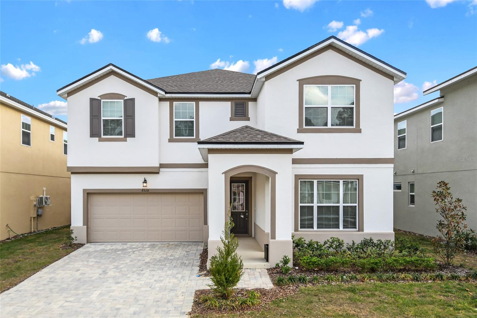 8928 COCONUT BREEZE DRIVE