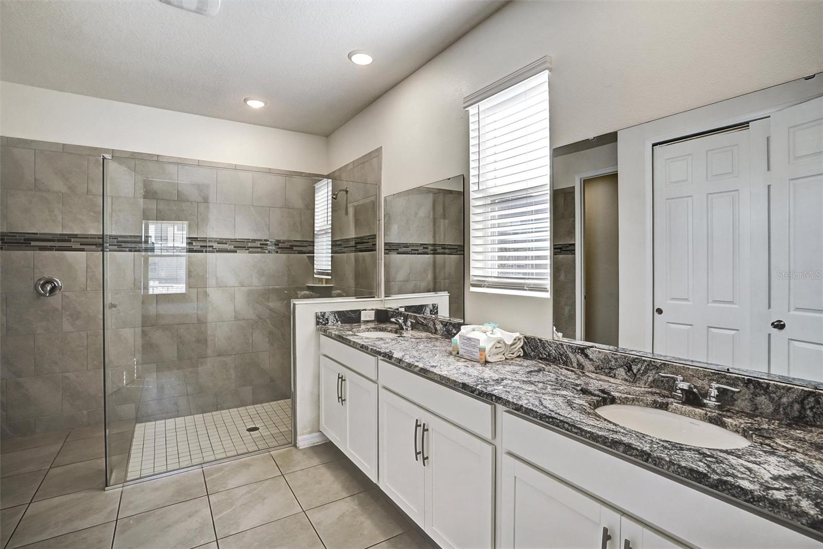 SOLARA RESORT VACATION VILLAS REP - Residential