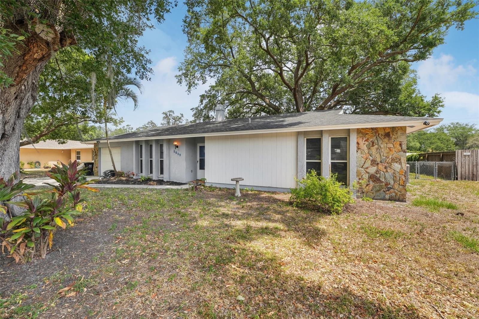 1517 COUNTRY RIDGE DRIVE