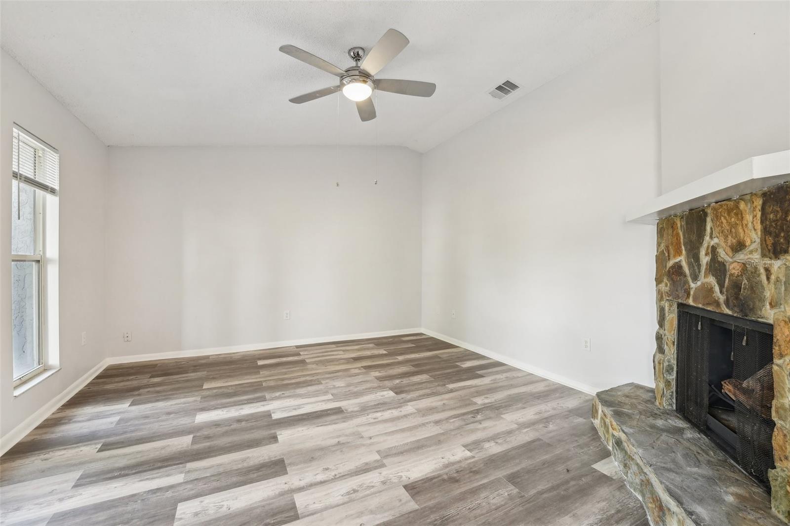 1517 COUNTRY RIDGE DRIVE