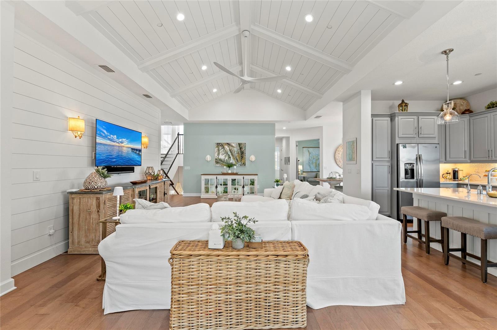 EDGEWATER WALK II/HARBOUR ISLE - Residential