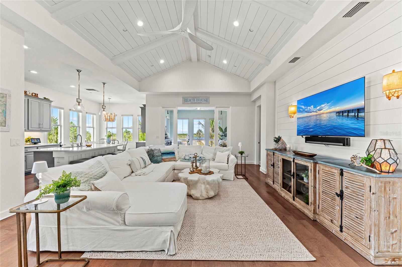 EDGEWATER WALK II/HARBOUR ISLE - Residential