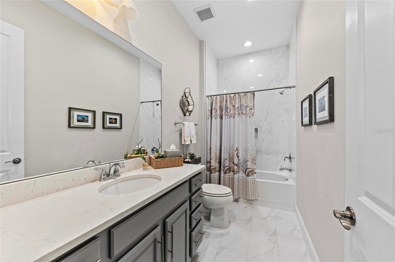 EDGEWATER WALK II/HARBOUR ISLE - Residential