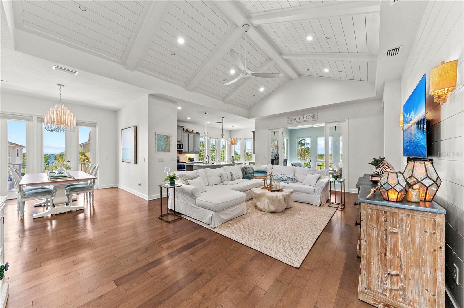 EDGEWATER WALK II/HARBOUR ISLE - Residential