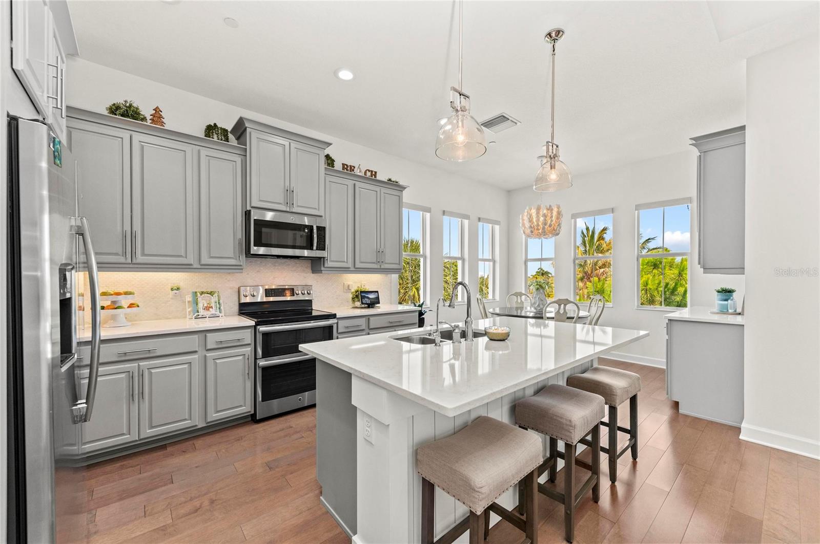 EDGEWATER WALK II/HARBOUR ISLE - Residential