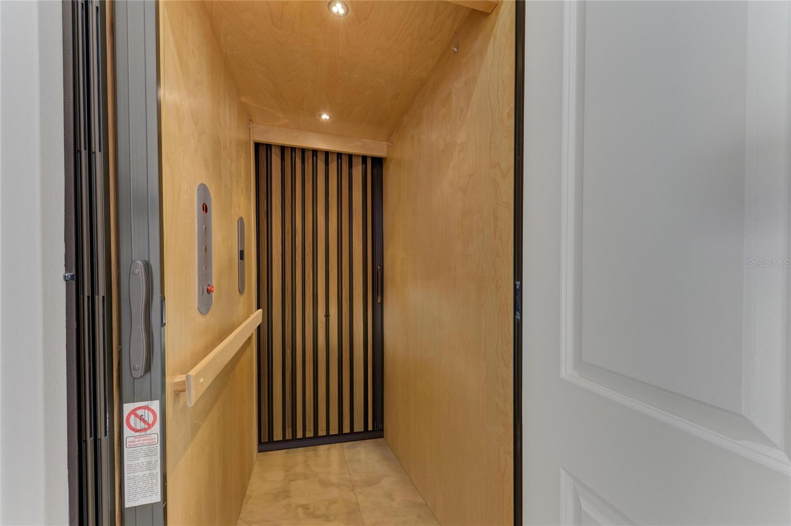 EDGEWATER WALK II/HARBOUR ISLE - Residential