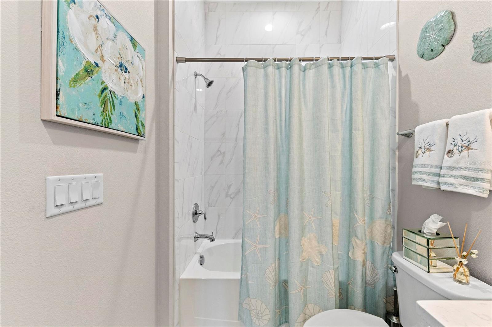 EDGEWATER WALK II/HARBOUR ISLE - Residential