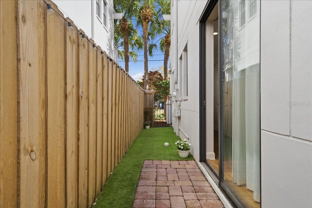 PACKWOOD TWNHMS - Residential