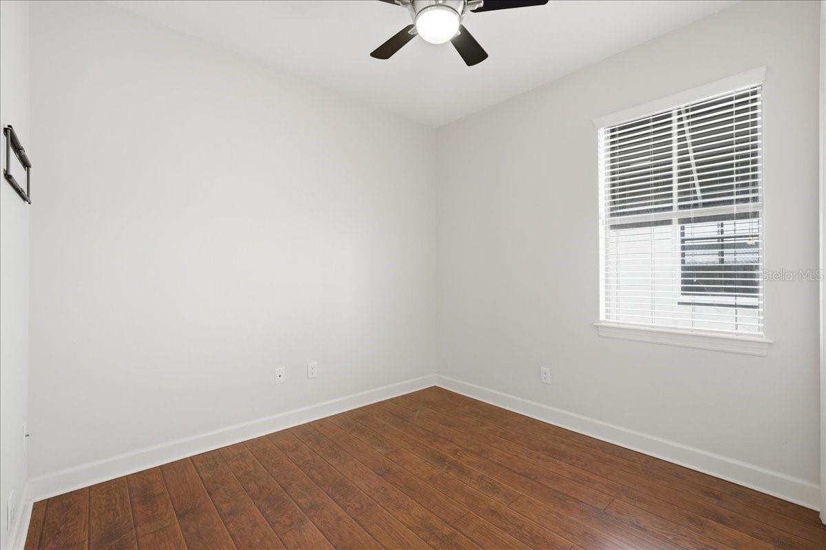 PACKWOOD TWNHMS - Residential