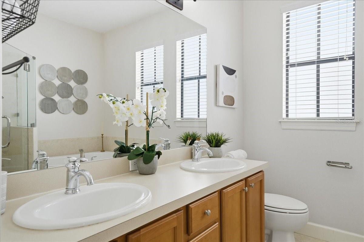 PACKWOOD TWNHMS - Residential