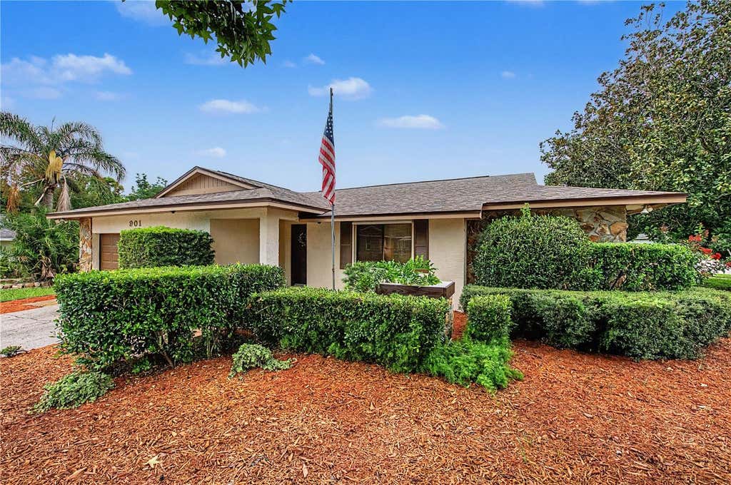 Photo of 901 Tarawood Lane, Valrico, FL 33594 (MLS # TB8533862)