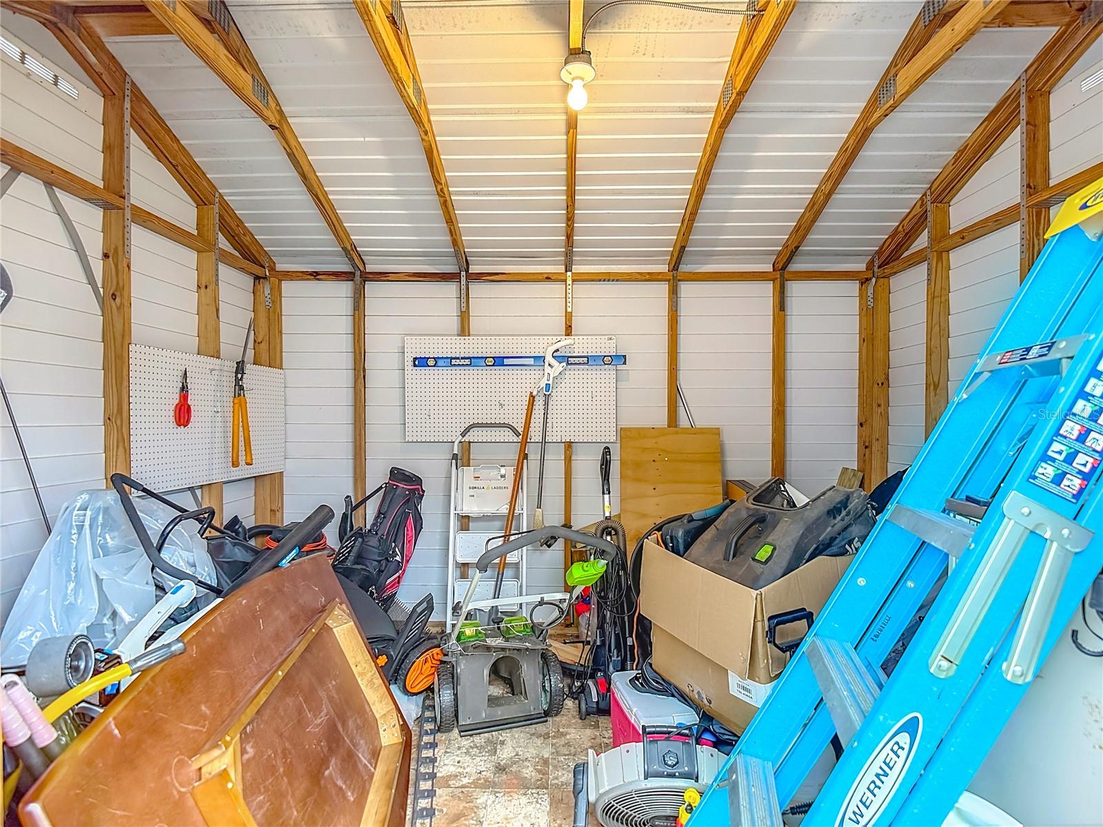 NORTH TAMPA ESTATES - Residential