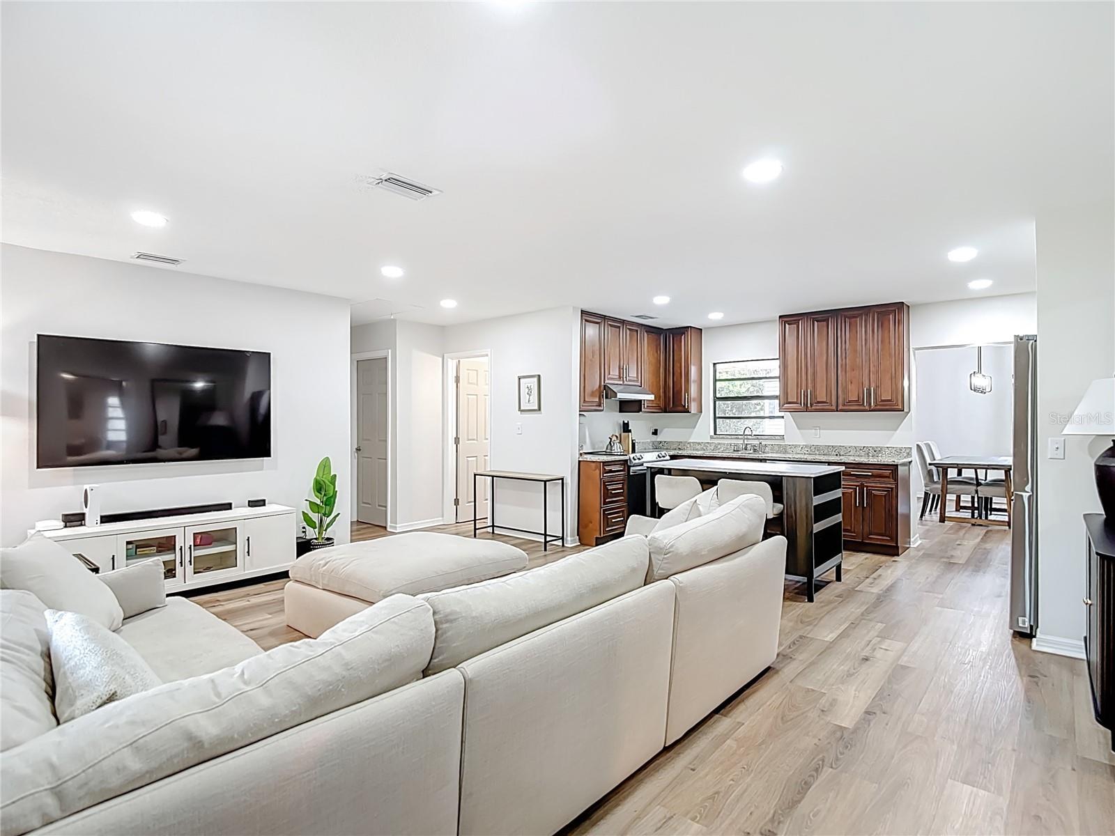 NORTH TAMPA ESTATES - Residential