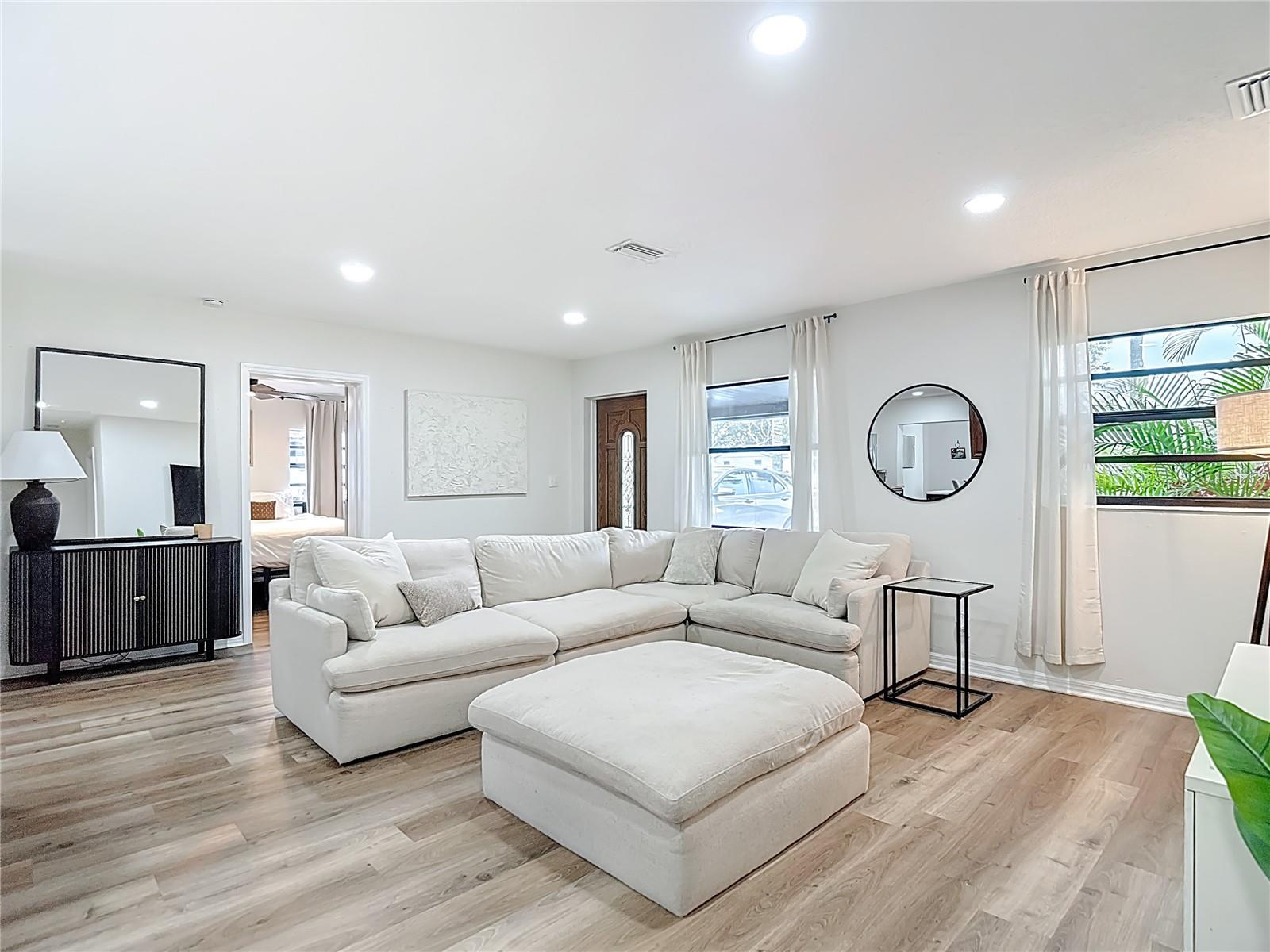 NORTH TAMPA ESTATES - Residential