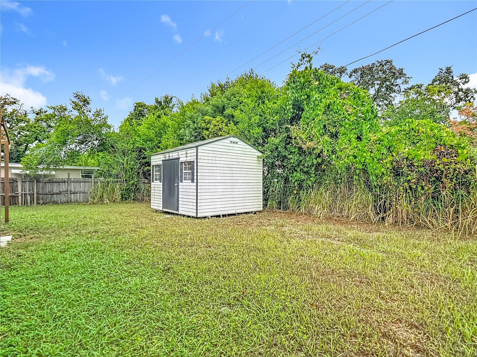 NORTH TAMPA ESTATES - Residential