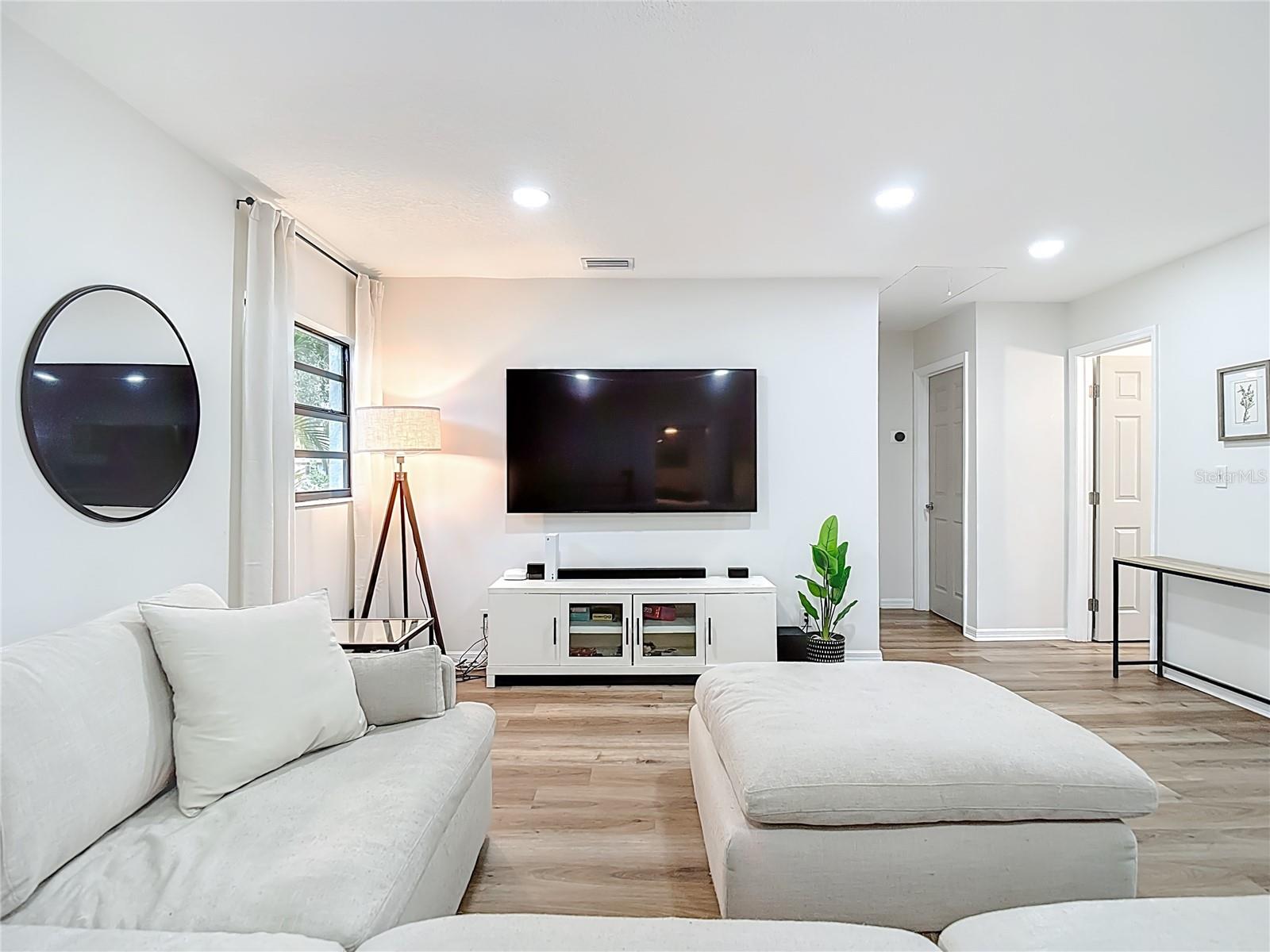 NORTH TAMPA ESTATES - Residential