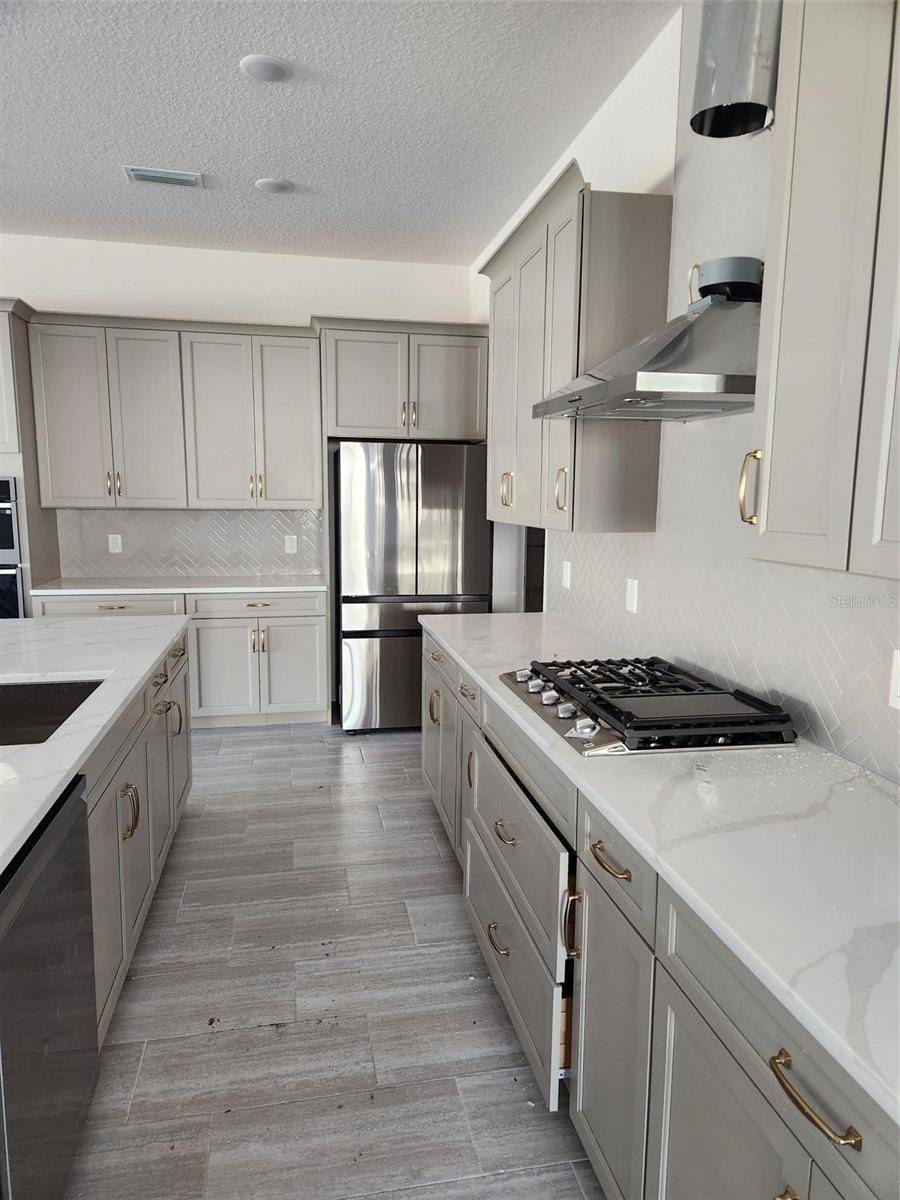 1083 WOOD DALE CIRCLE