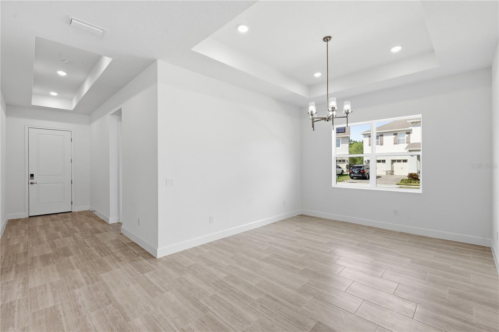 1083 WOOD DALE CIRCLE