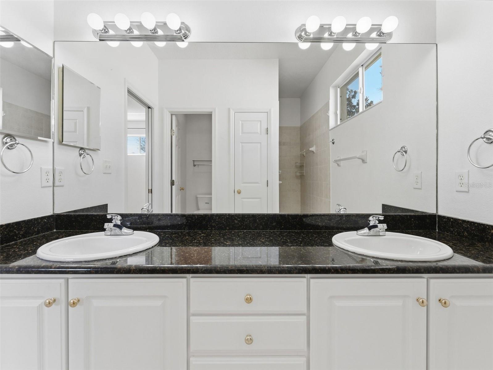 MEADOWOOD OAKS - Residential