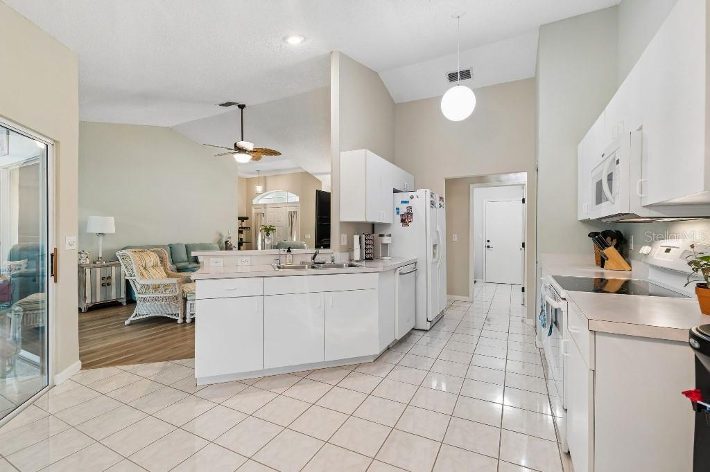 SUN CITY CENTER UNIT 150 PH - Residential