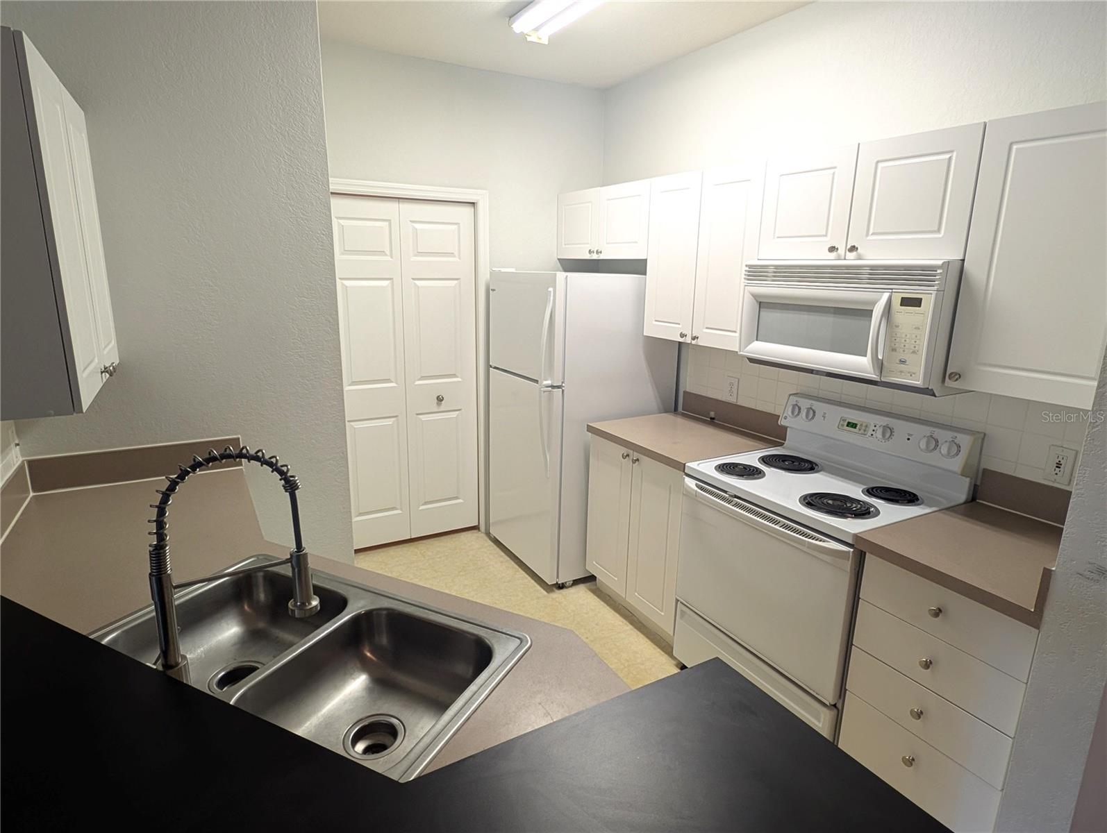 SERENADE ON PALMER RANCH - Residential Lease