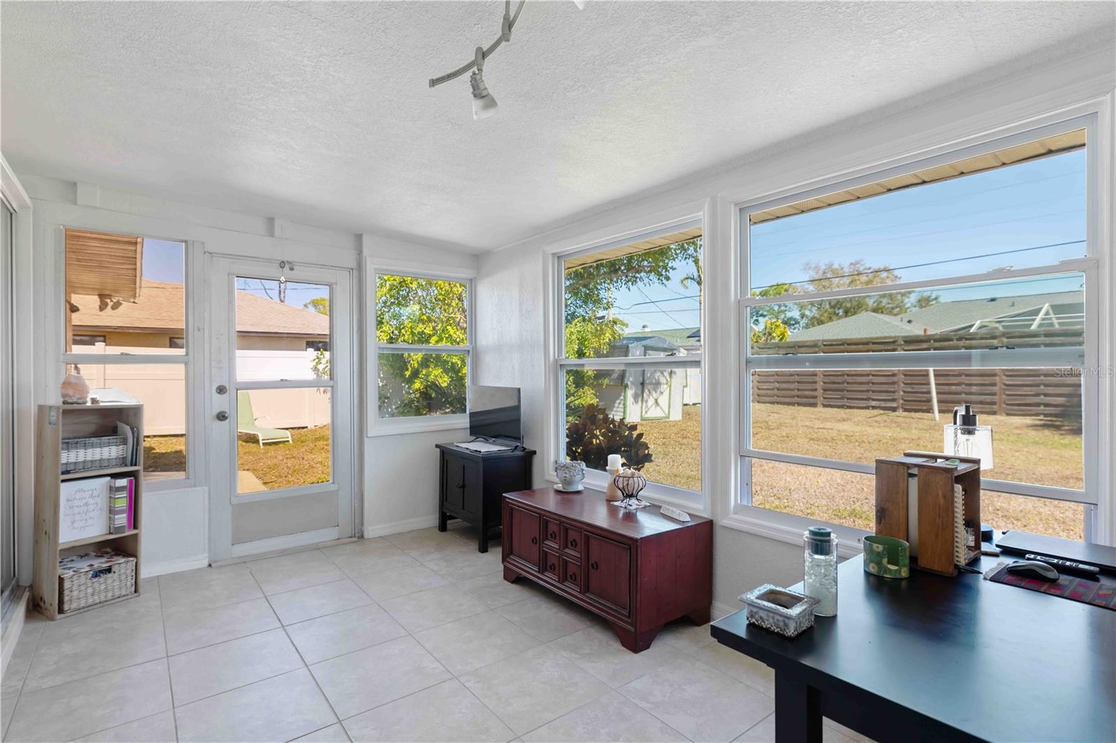 SOUTH VENICE - Residential