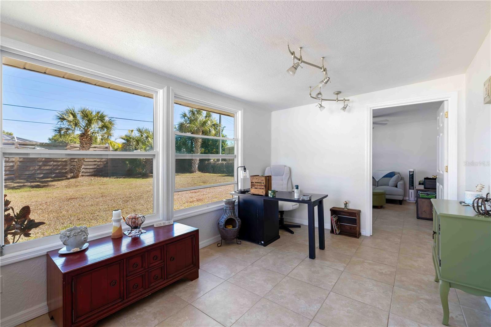 SOUTH VENICE - Residential