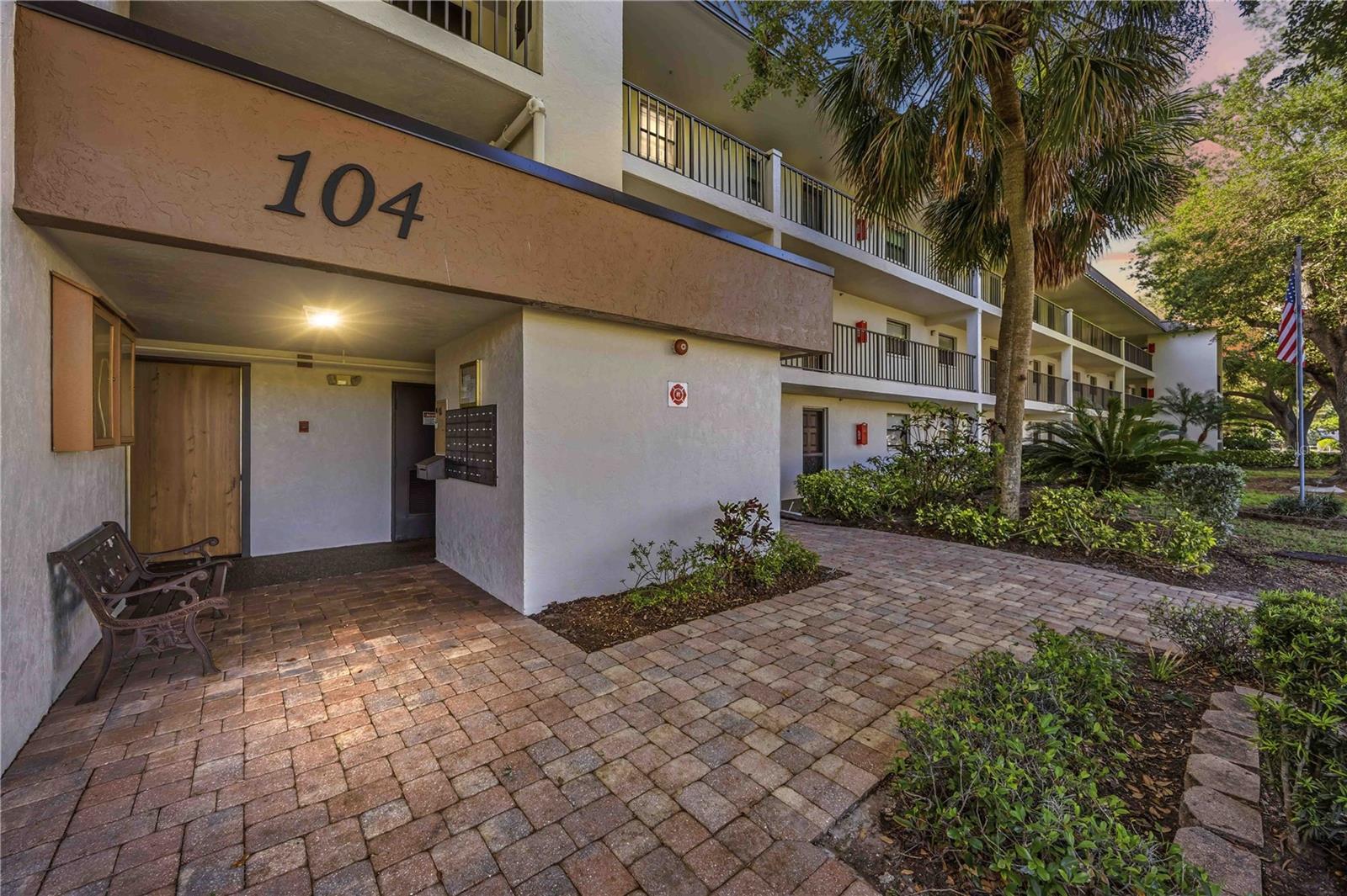 104 CAPRI ISLES BOULEVARD 301, VENICE, FL, 34292 2 104 CAPRI ISLES BOULEVARD 301