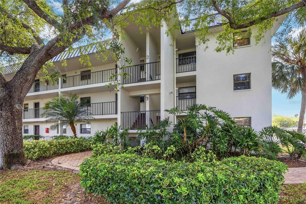 Photo of 104 Capri Isles Boulevard #301, Venice, FL 34292 (MLS # C7531804)