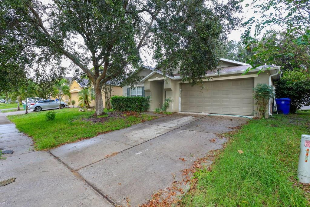 Photo of 2436 Norwood Place, Tavares, FL 32778 (MLS # O6351841)