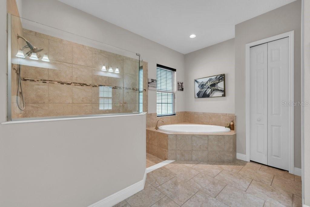 FISHHAWK RANCH WEST PH 1B/1C - Residential