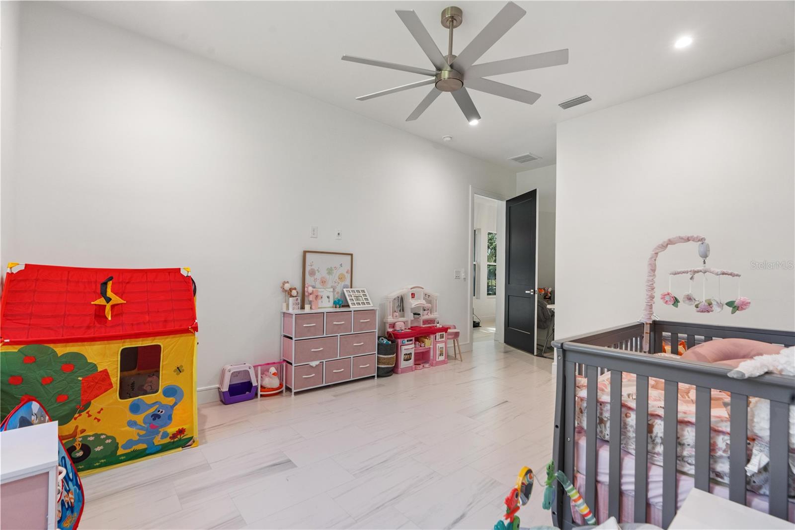 LAKE THOMAS POINTE - Residential