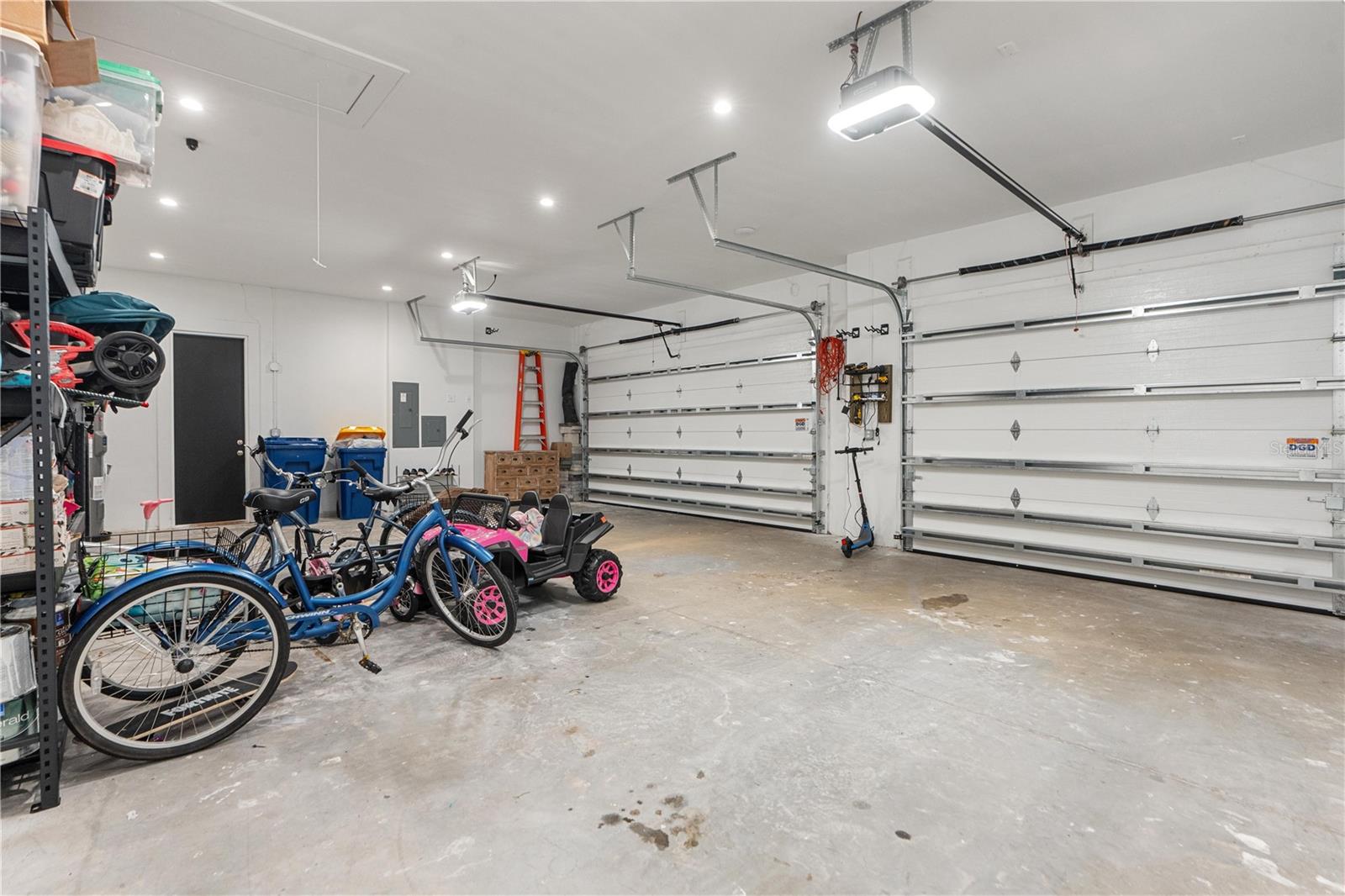 LAKE THOMAS POINTE - Residential