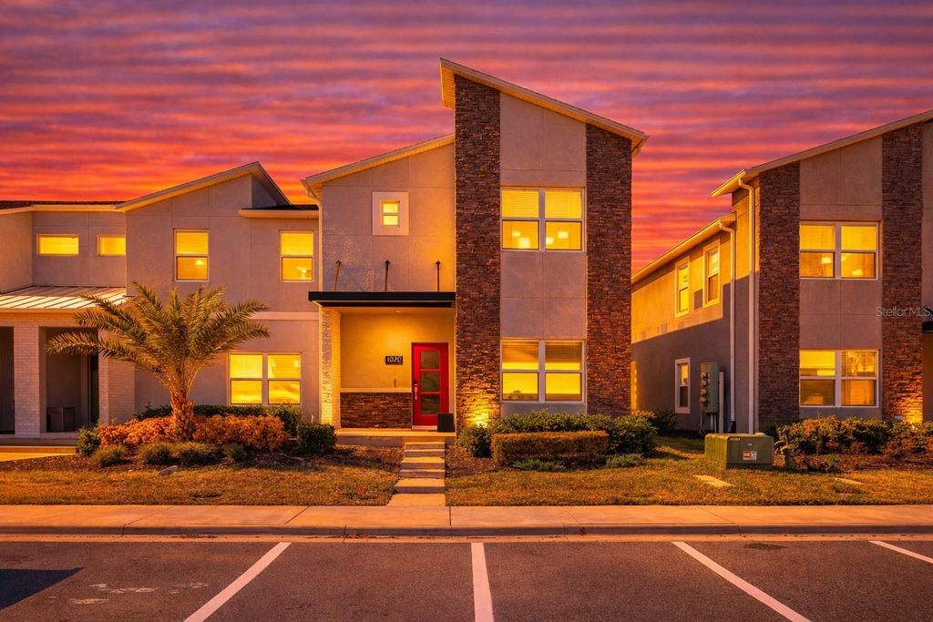 Photo of 1070 Splash Shot Place, Davenport, FL 33896 (MLS # S5143803)