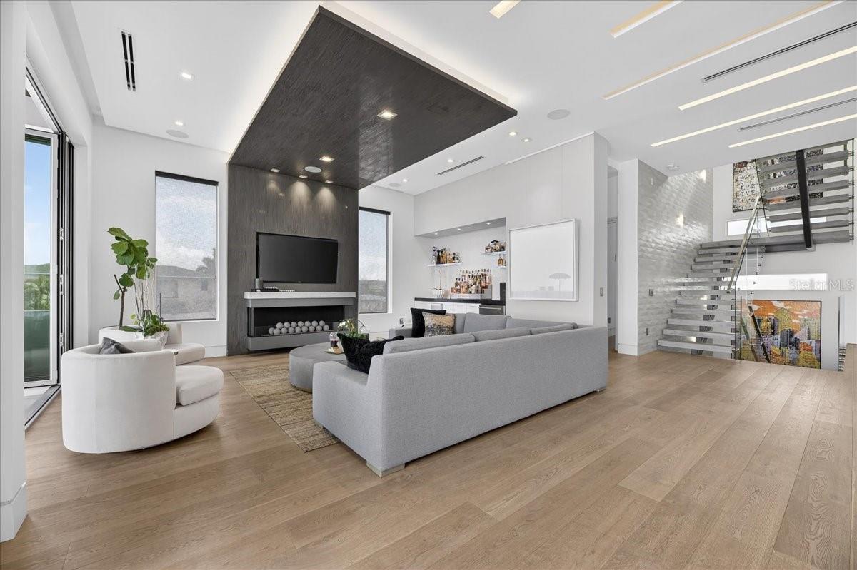 BOCA CIEGA ISLE - Residential