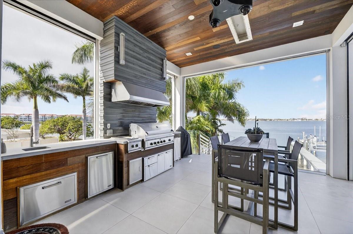 BOCA CIEGA ISLE - Residential