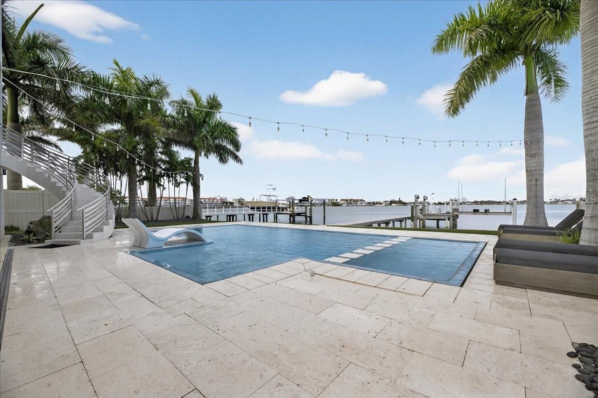 BOCA CIEGA ISLE - Residential