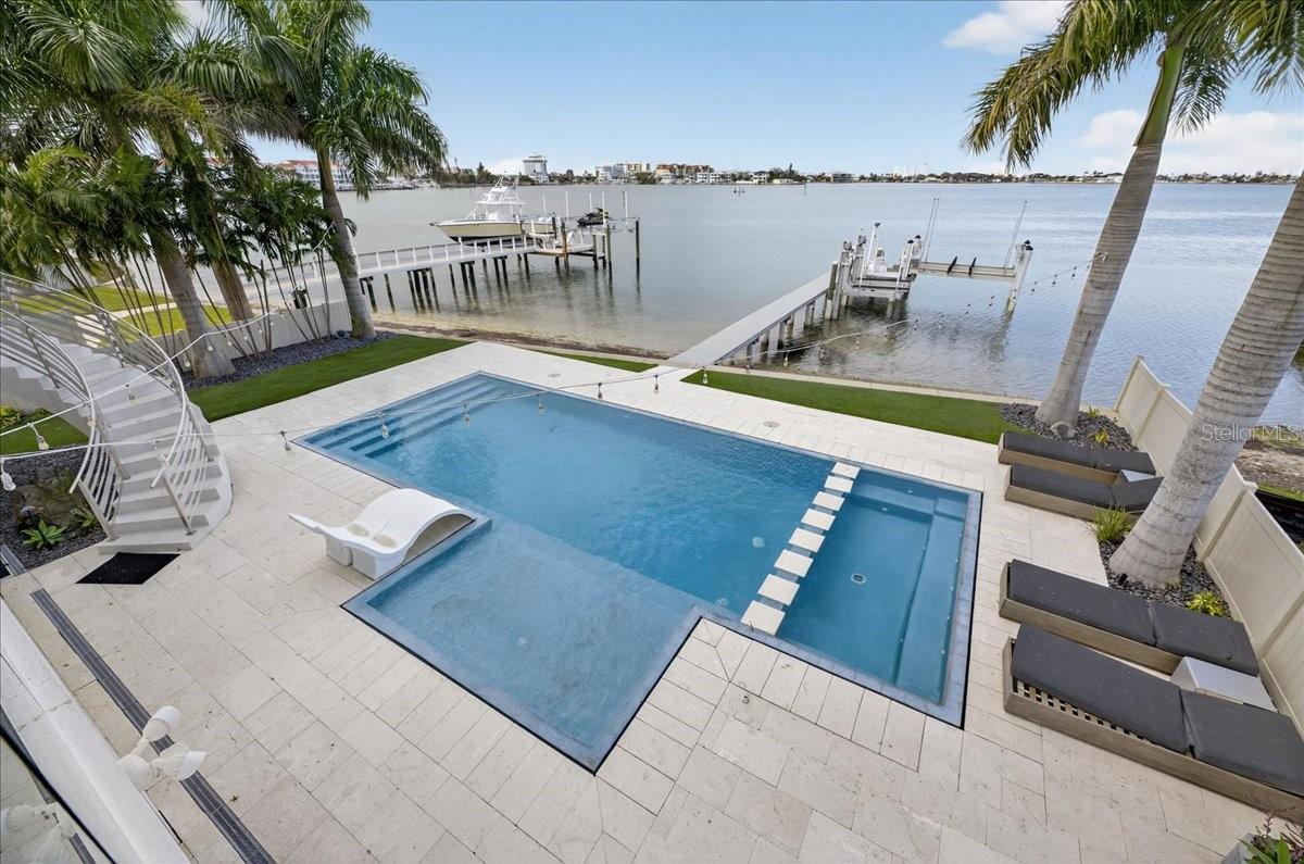 BOCA CIEGA ISLE - Residential