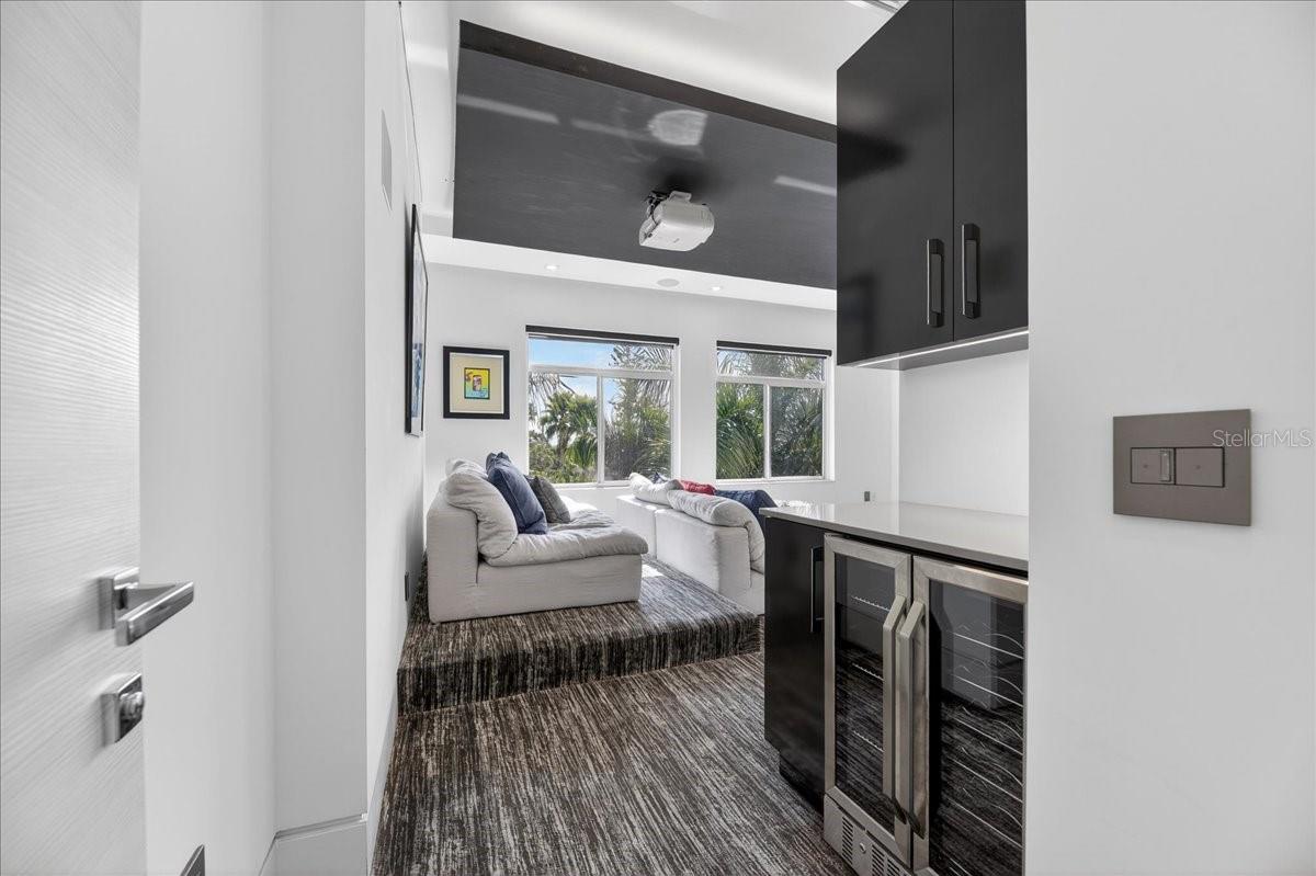 BOCA CIEGA ISLE - Residential