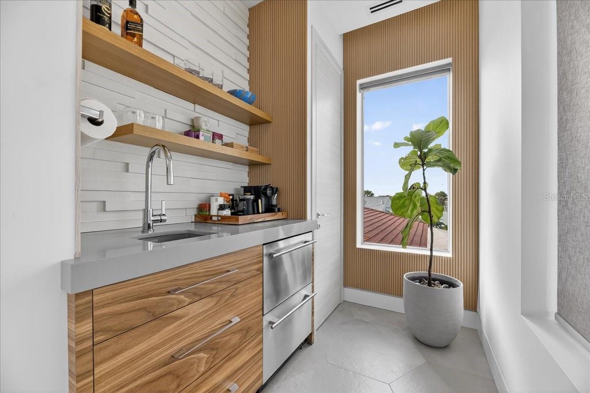 BOCA CIEGA ISLE - Residential