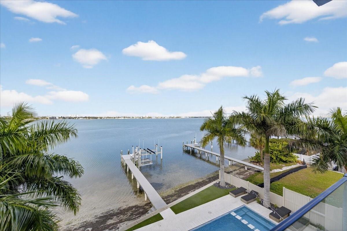 BOCA CIEGA ISLE - Residential