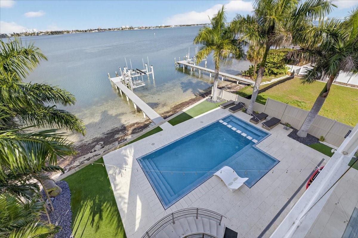 BOCA CIEGA ISLE - Residential