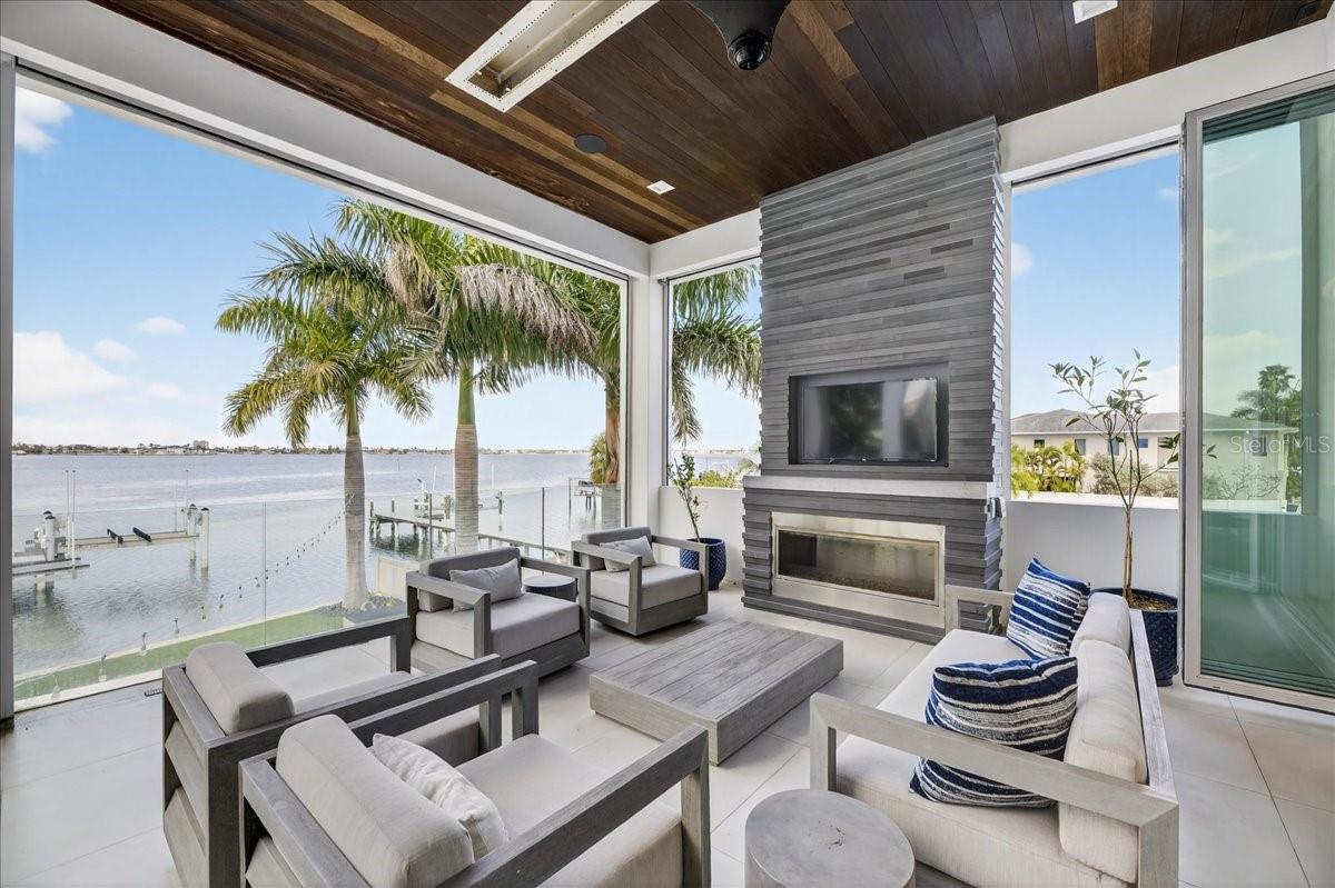 BOCA CIEGA ISLE - Residential